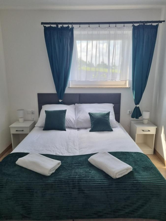 Apartamenty Jelen Pod Grapom Banska Nizna ภายนอก รูปภาพ
